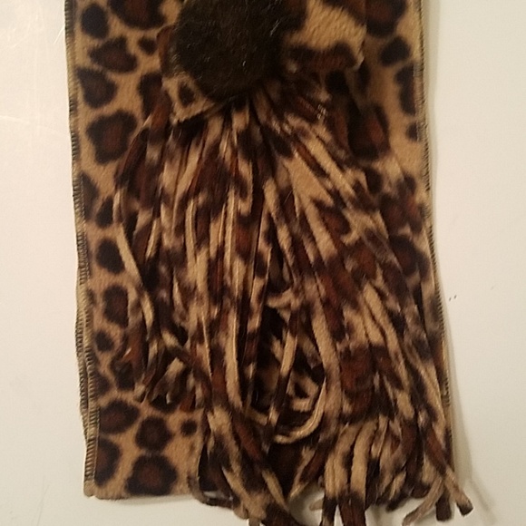 Leopard Pattern Fleece Scarf - Picture 4 of 4